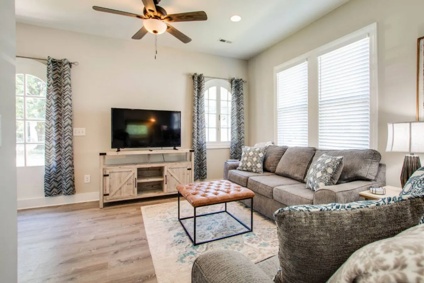 Cozy 2BR/2BA Home – Fast Wi-Fi, Fenced Yard, MTSU — photo 3