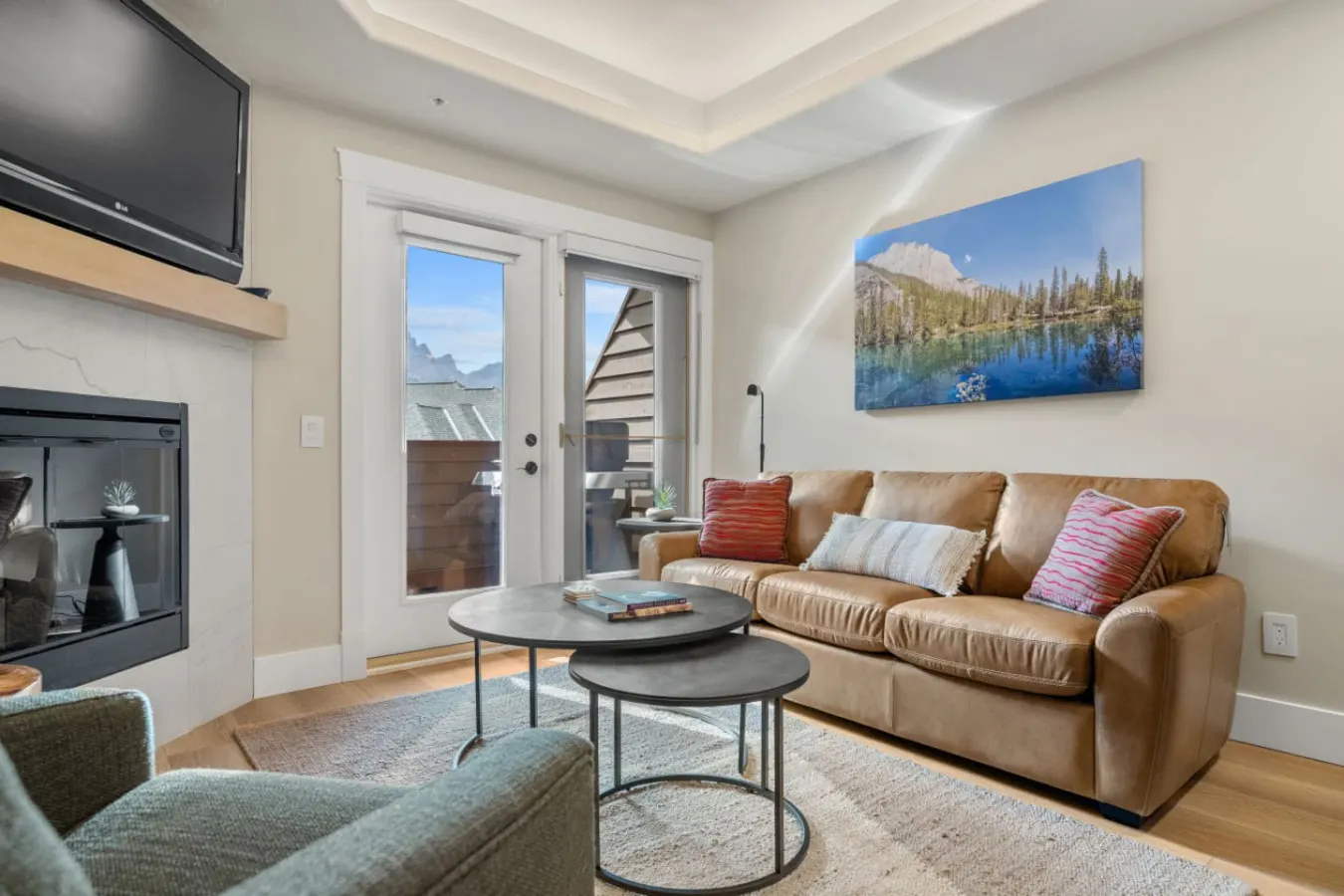 Near Banff: Fireplace, Pool & Hot Tub Access 12