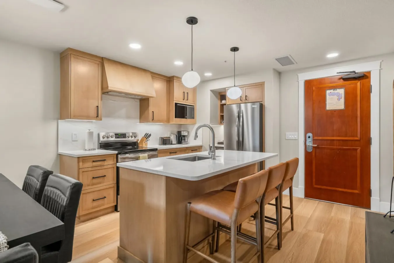 Near Banff: Fireplace, Pool & Hot Tub Access 17