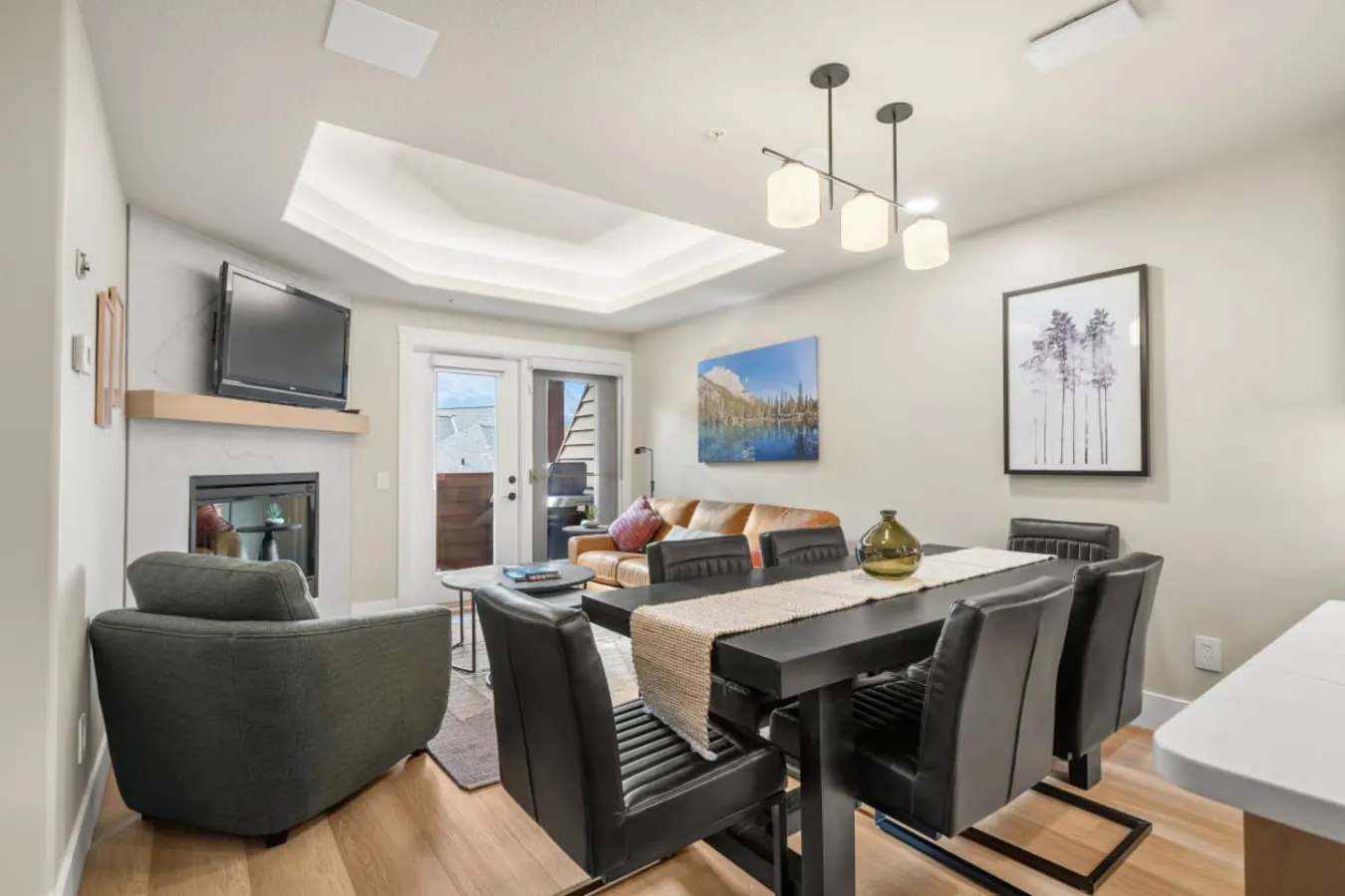 Near Banff: Fireplace, Pool & Hot Tub Access 4