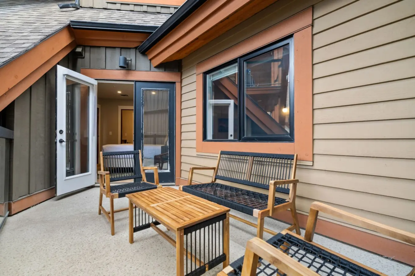 Near Banff: Fireplace, Pool & Hot Tub Access 8