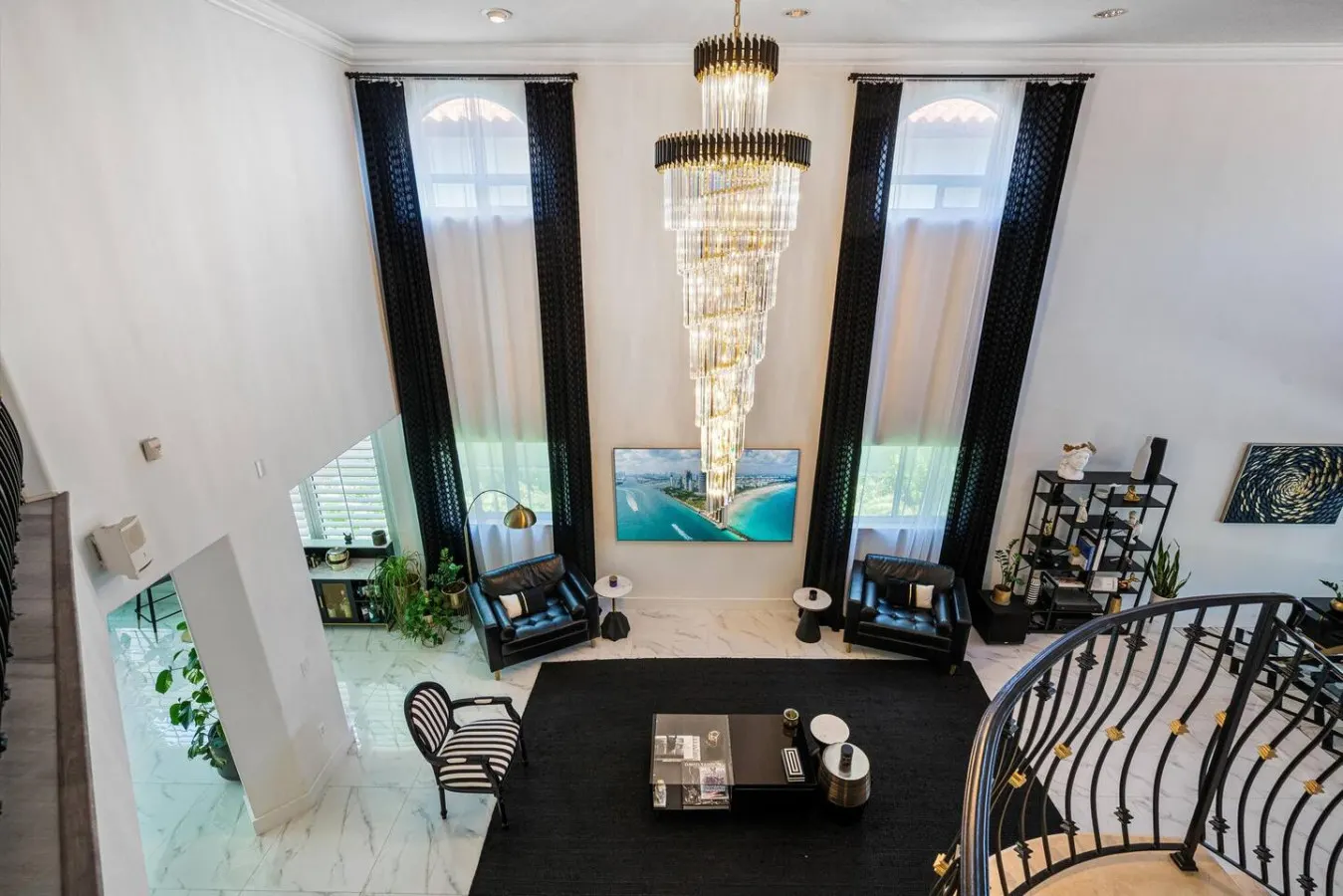 12 Adonis 2: 5BR 4BA 20PPL 12