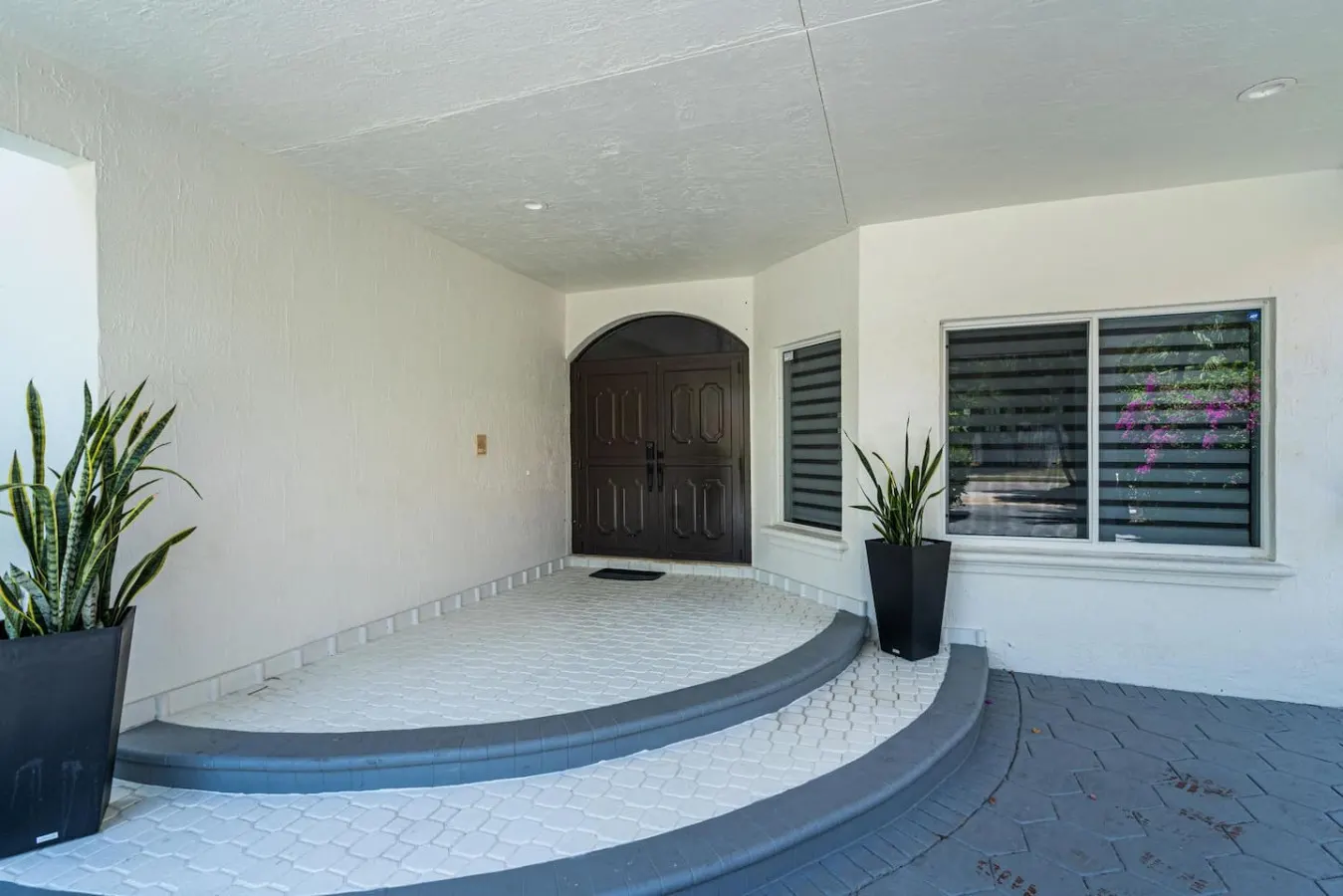 12 Adonis 2: 5BR 4BA 20PPL — photo 4