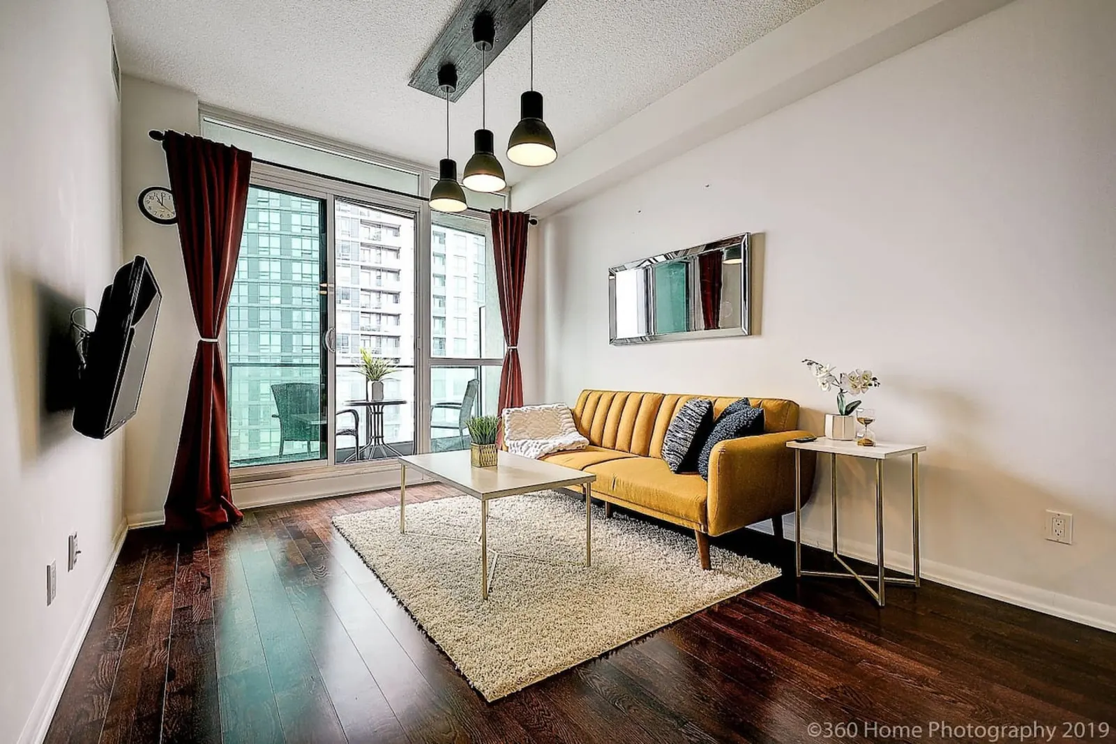 Luxurious 1BR in of downtown with Balcony 6