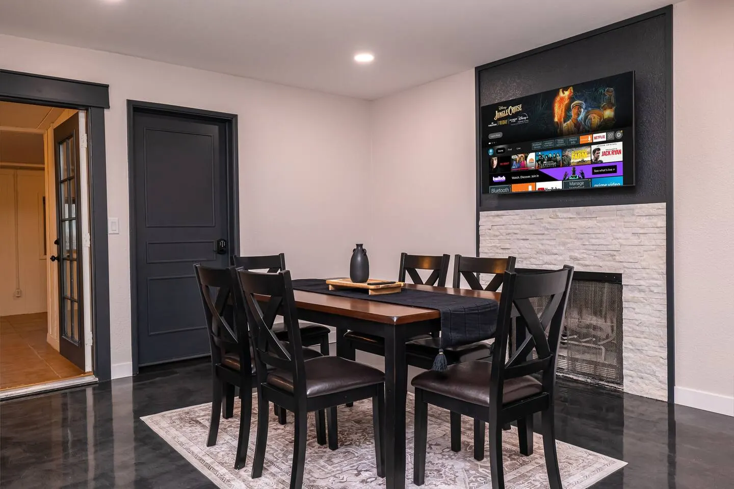 Modern Comfort 3BD 2BA Game room Sleeps 12 17