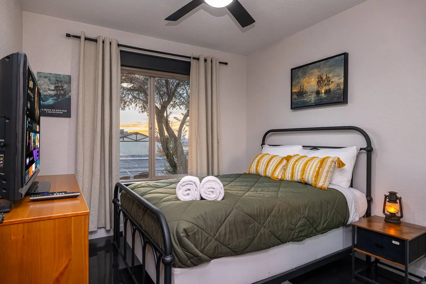 Modern Comfort | 3BD | 2BA | Game room | Sleeps 12 — photo 3