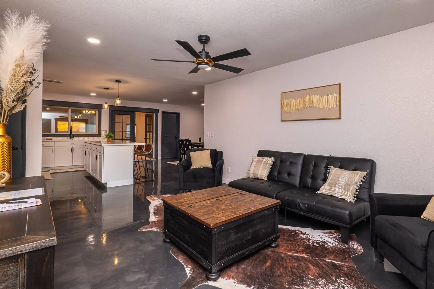 Modern Comfort 3BD 2BA Game room Sleeps 12 6