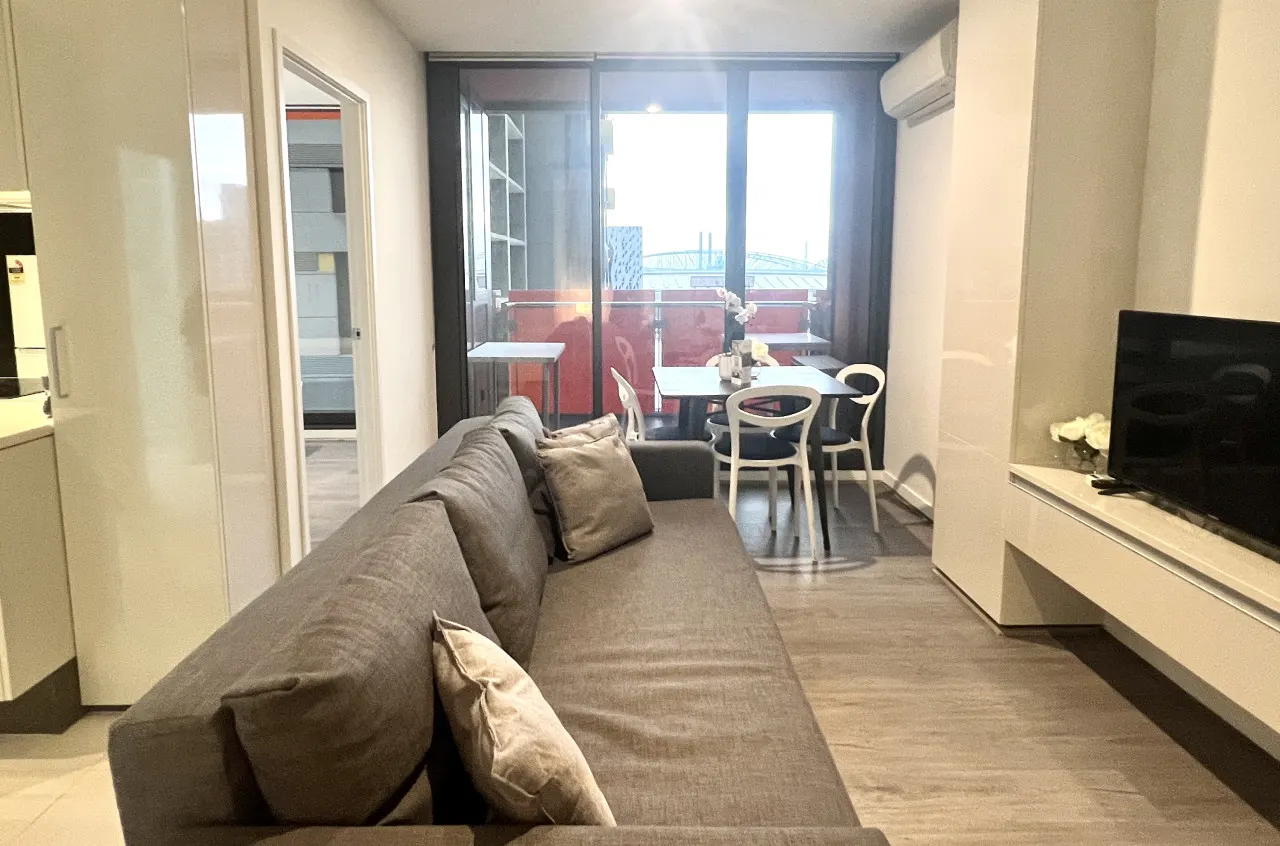 2 Modern Units in the Heart of the Bustling City 10