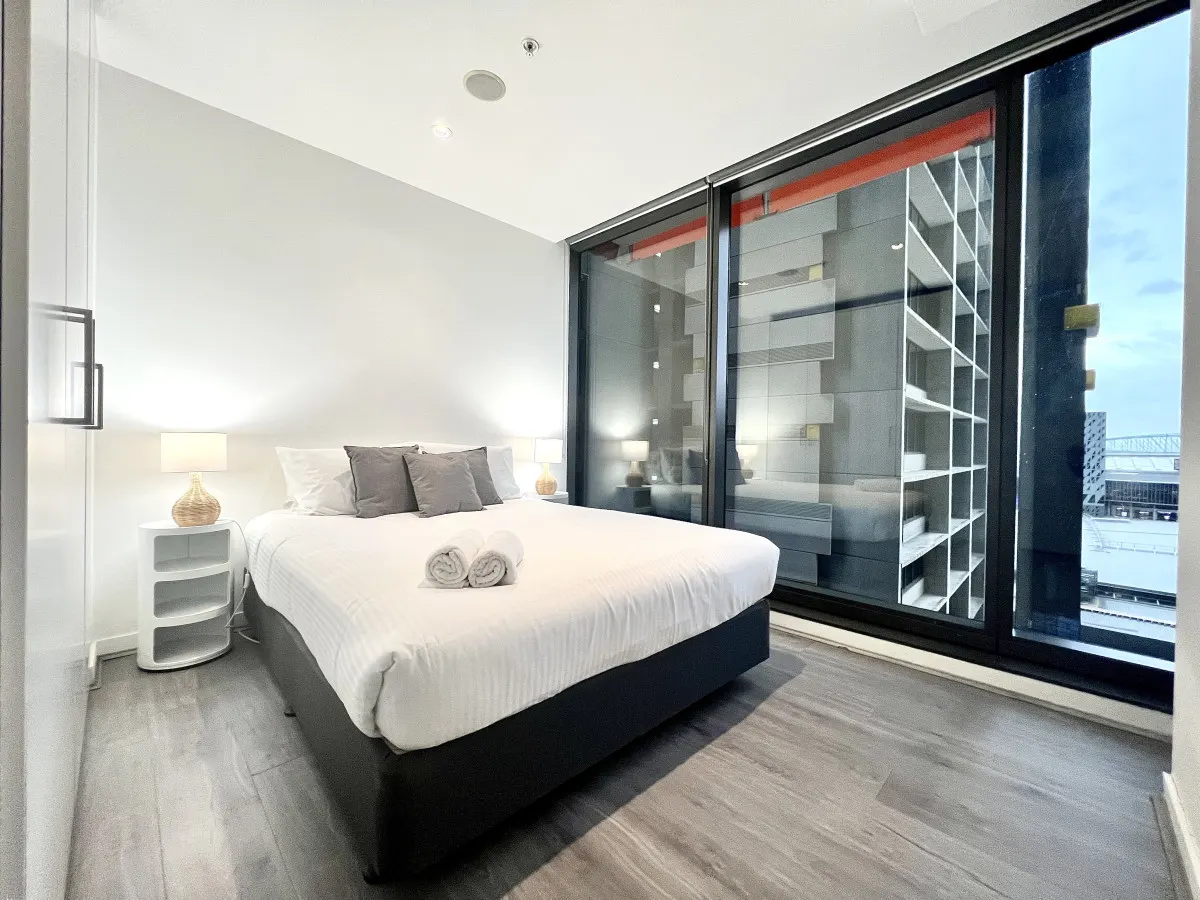 2 Modern Units in the Heart of the Bustling City 7
