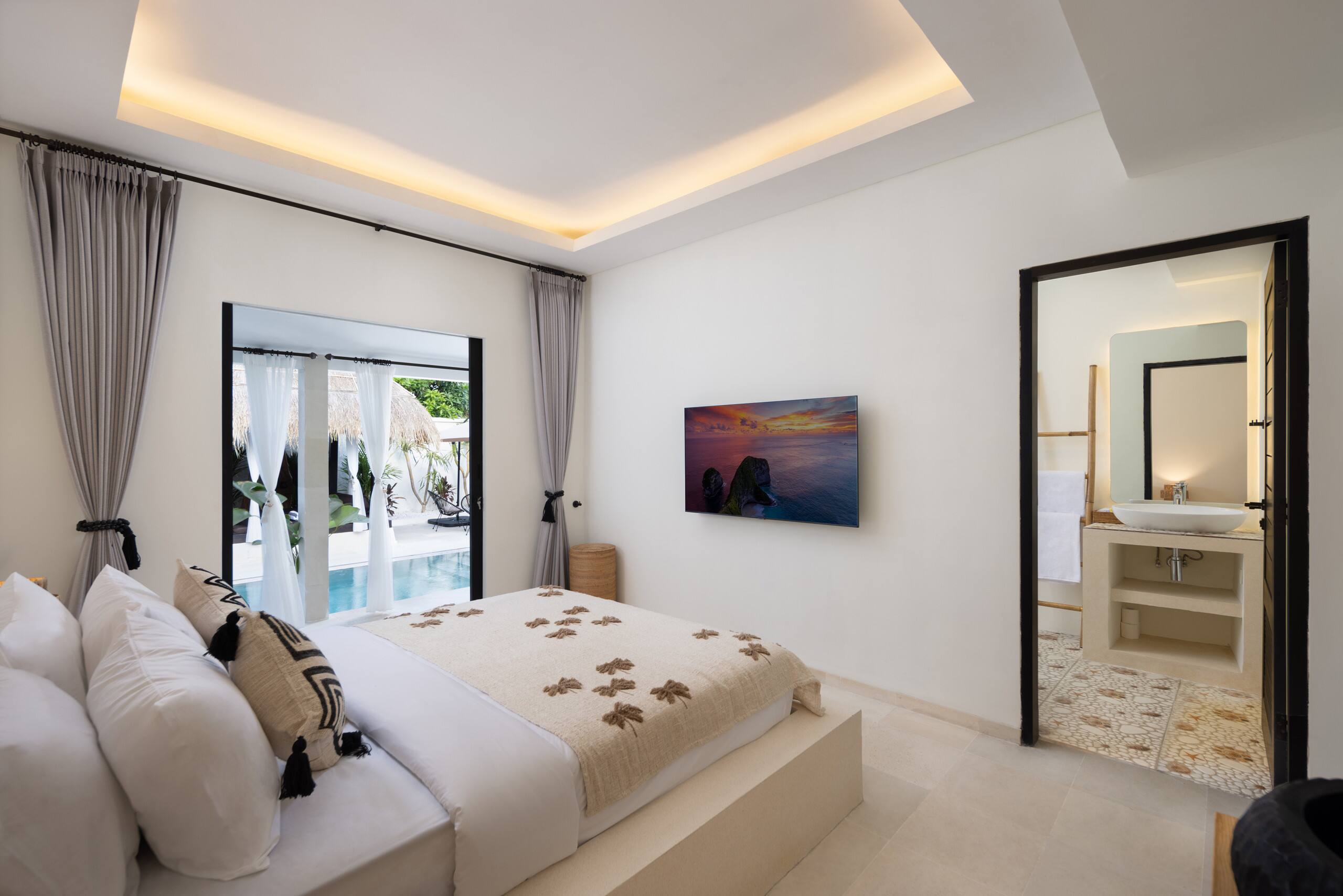 3BR Villa w/ Sauna, Ice bath & PS5 in Seminyak 18