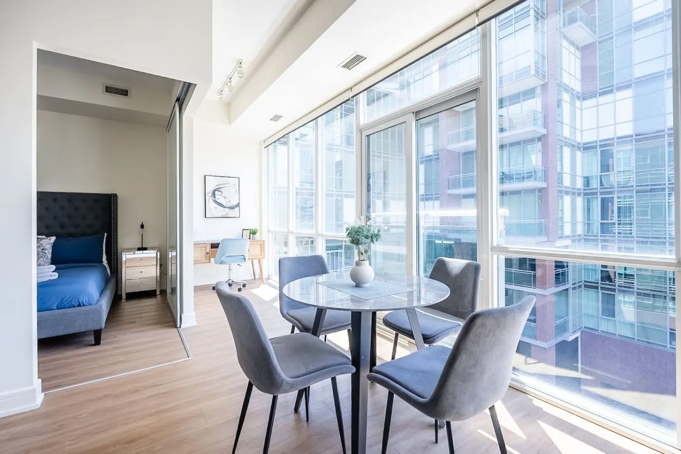 Stylish 1BR Urban Retreat Workspace Sleeps 4 2