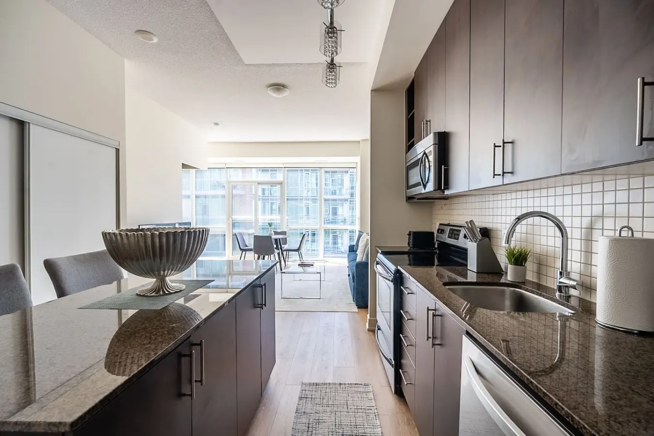 Stylish 1BR Urban Retreat Workspace Sleeps 4 11