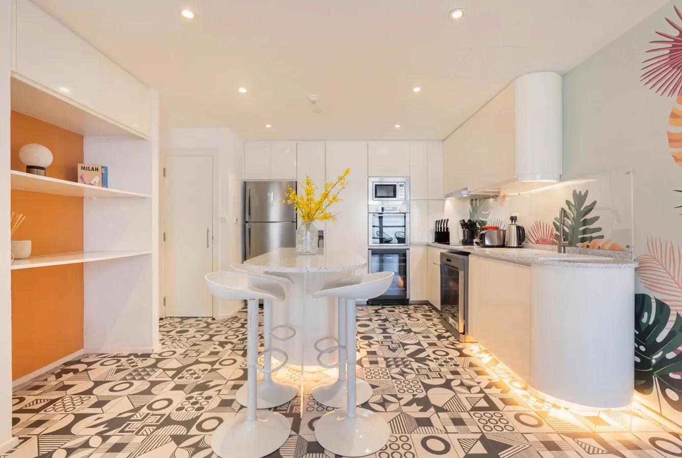 Stylish 4BR Home Steps Away from JBR Beach — photo 3