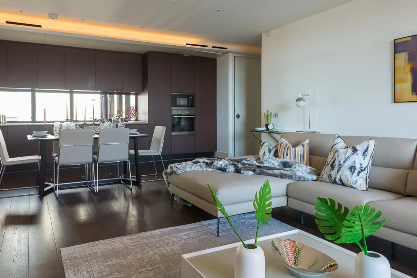 Westminster 3-Bed with Concierge Balcony AC 14