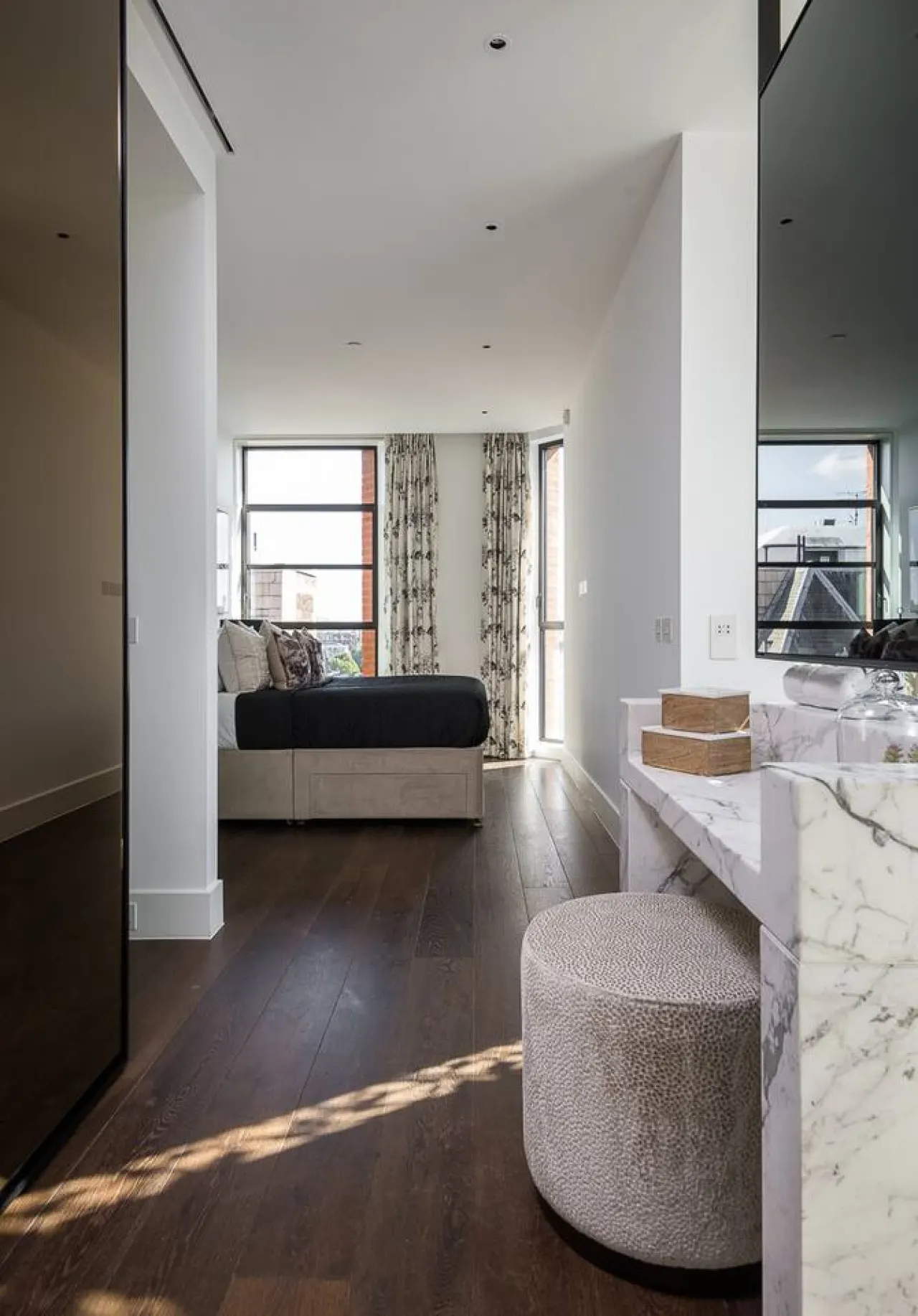 Westminster 3-Bed with Concierge Balcony AC 15