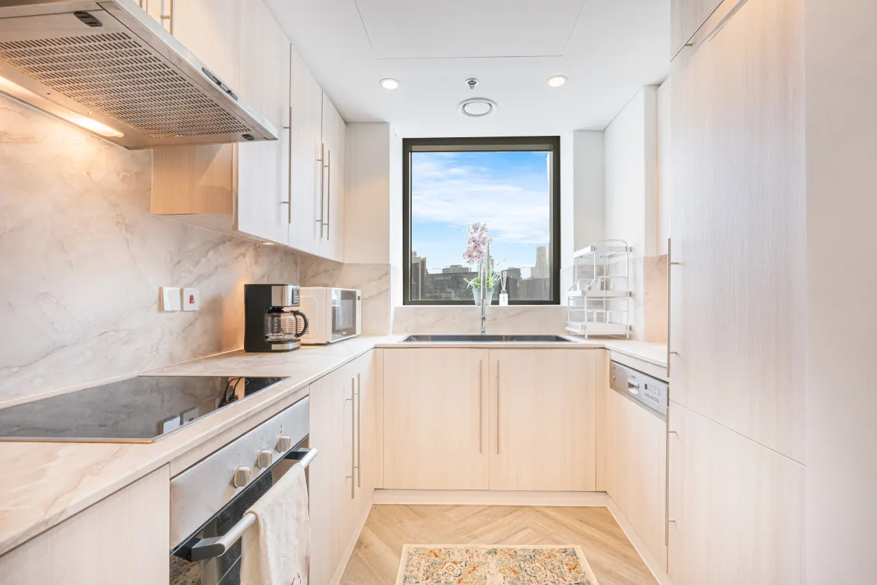 Ultra Modern Boulevard Home w/ Stunning City View 9