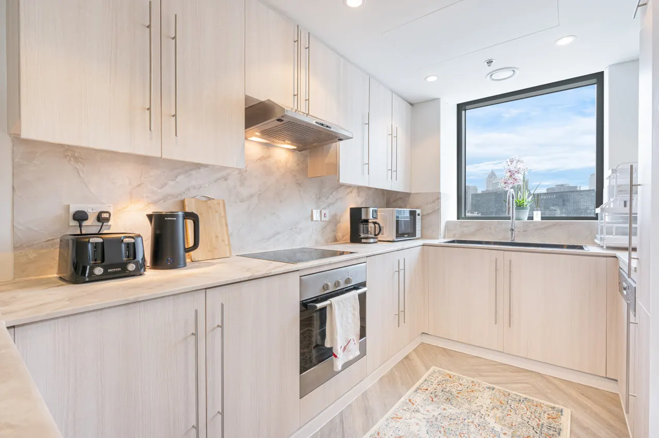 Ultra Modern Boulevard Home w/ Stunning City View 4