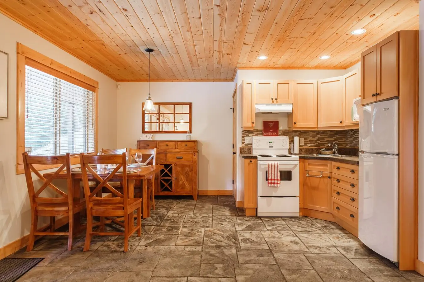 Apex Mountain ~ Trailside Suites — photo 3