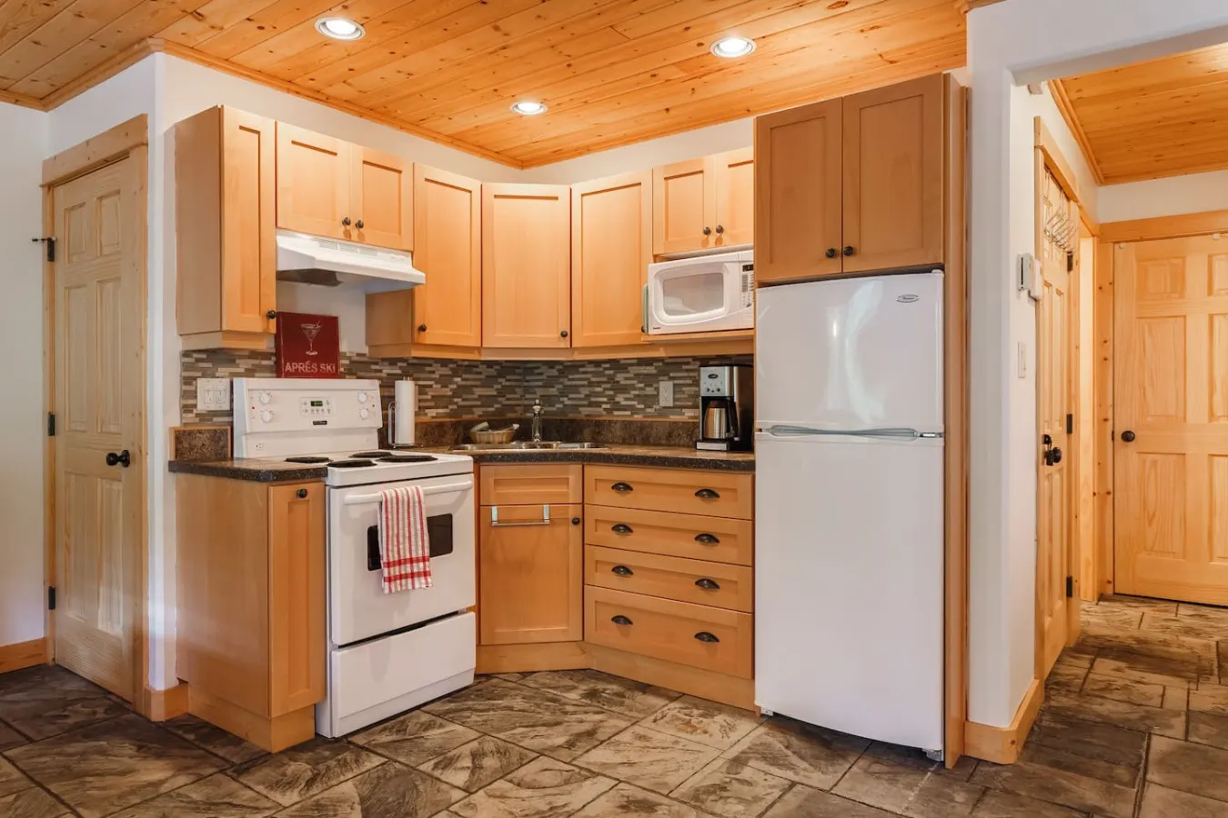 Apex Mountain ~ Trailside Suites — photo 5
