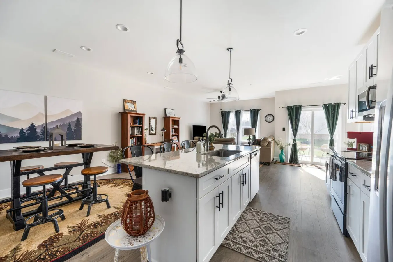 Beautiful 2BR Condo *2KING BEDS* Private Patio 12