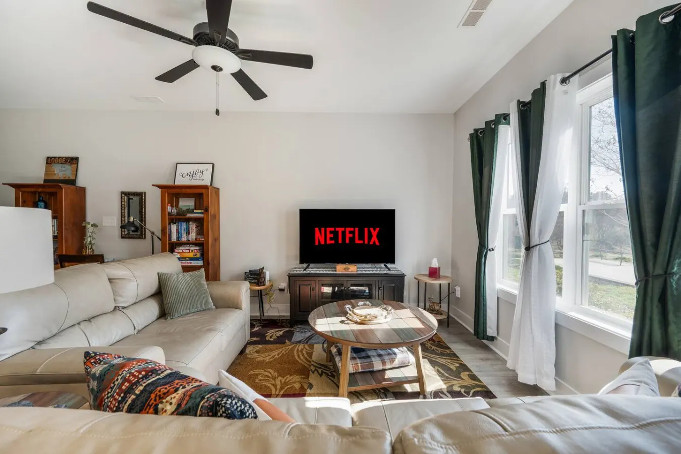 Beautiful 2BR Condo | *2KING BEDS* | Private Patio — photo 4