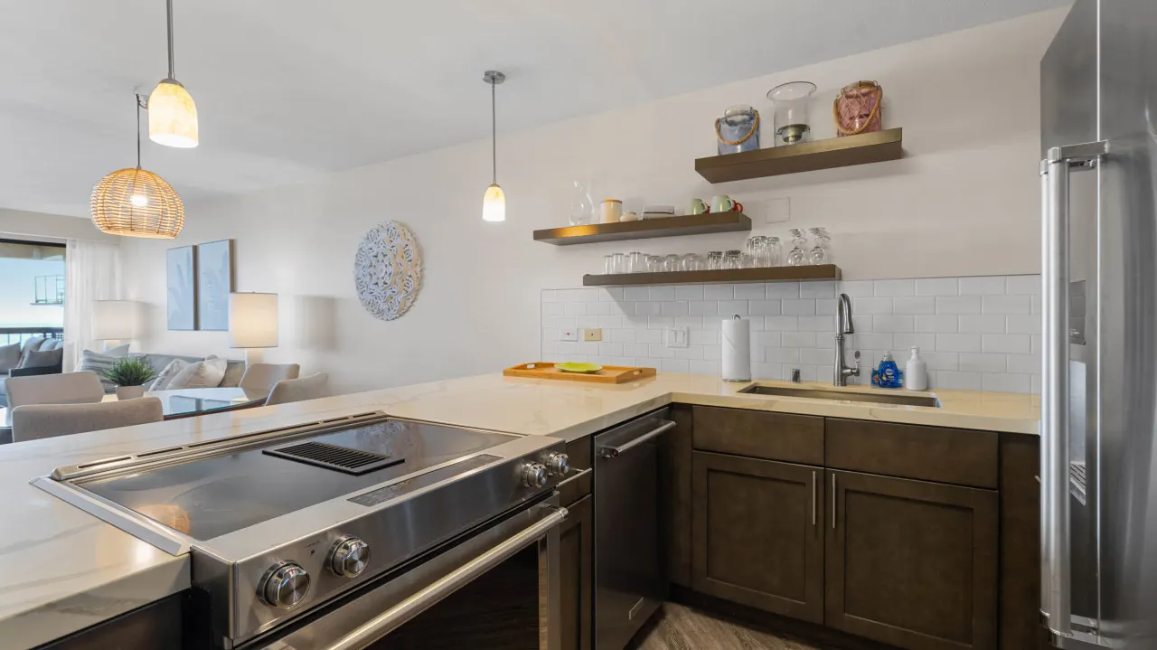 Luxury Oceanfront Waikiki Beach Tower w Ocean View 12