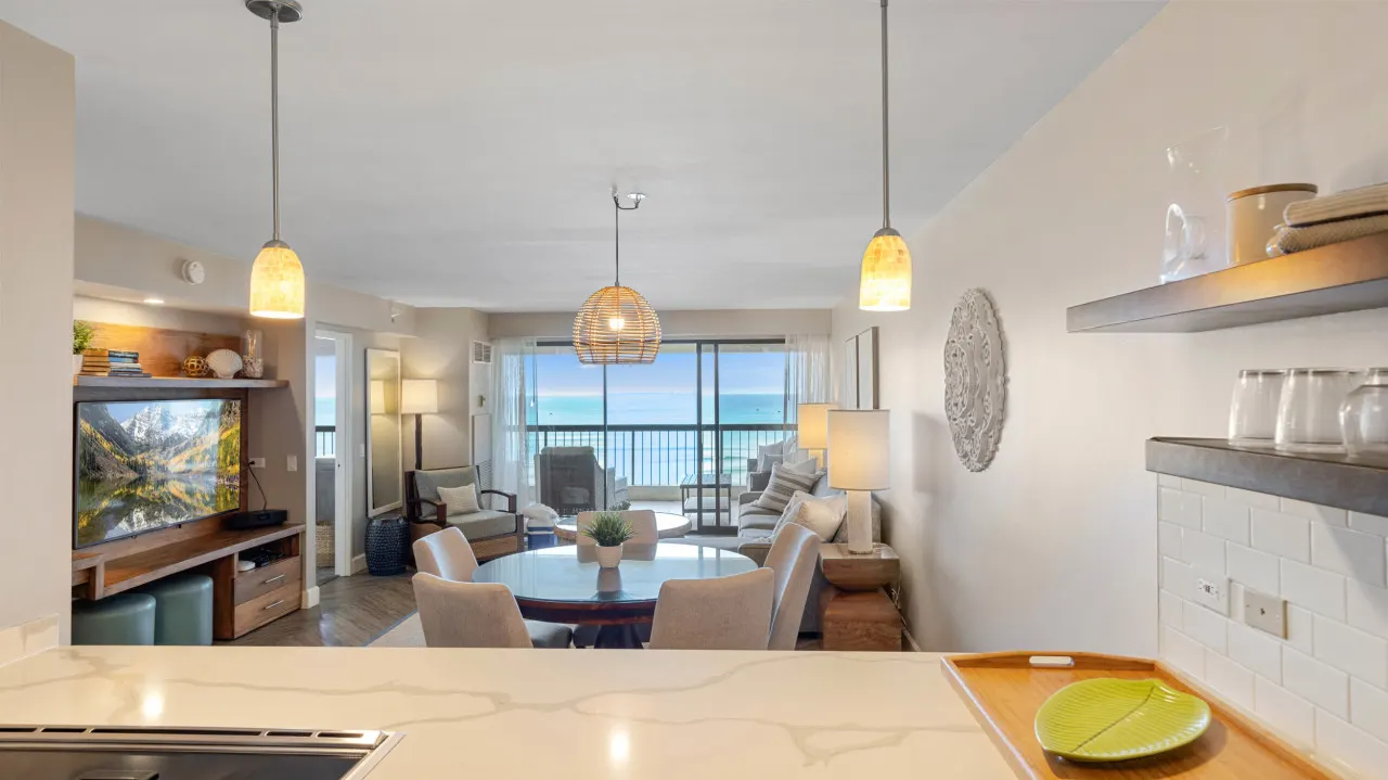 Luxury Oceanfront Waikiki Beach Tower w Ocean View 16