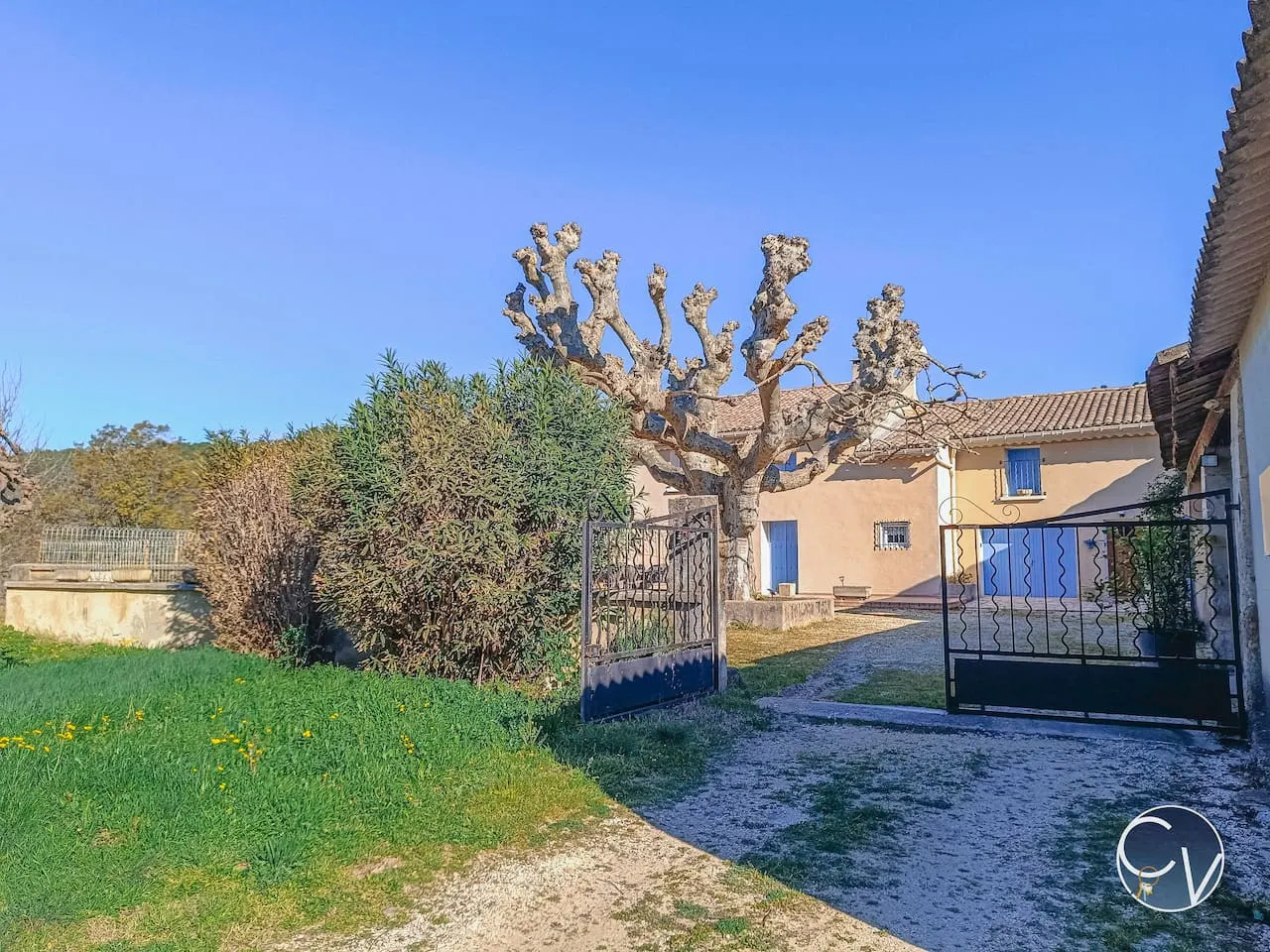 Charmant gîte pour 2 au cœur des chênes truffiers 19