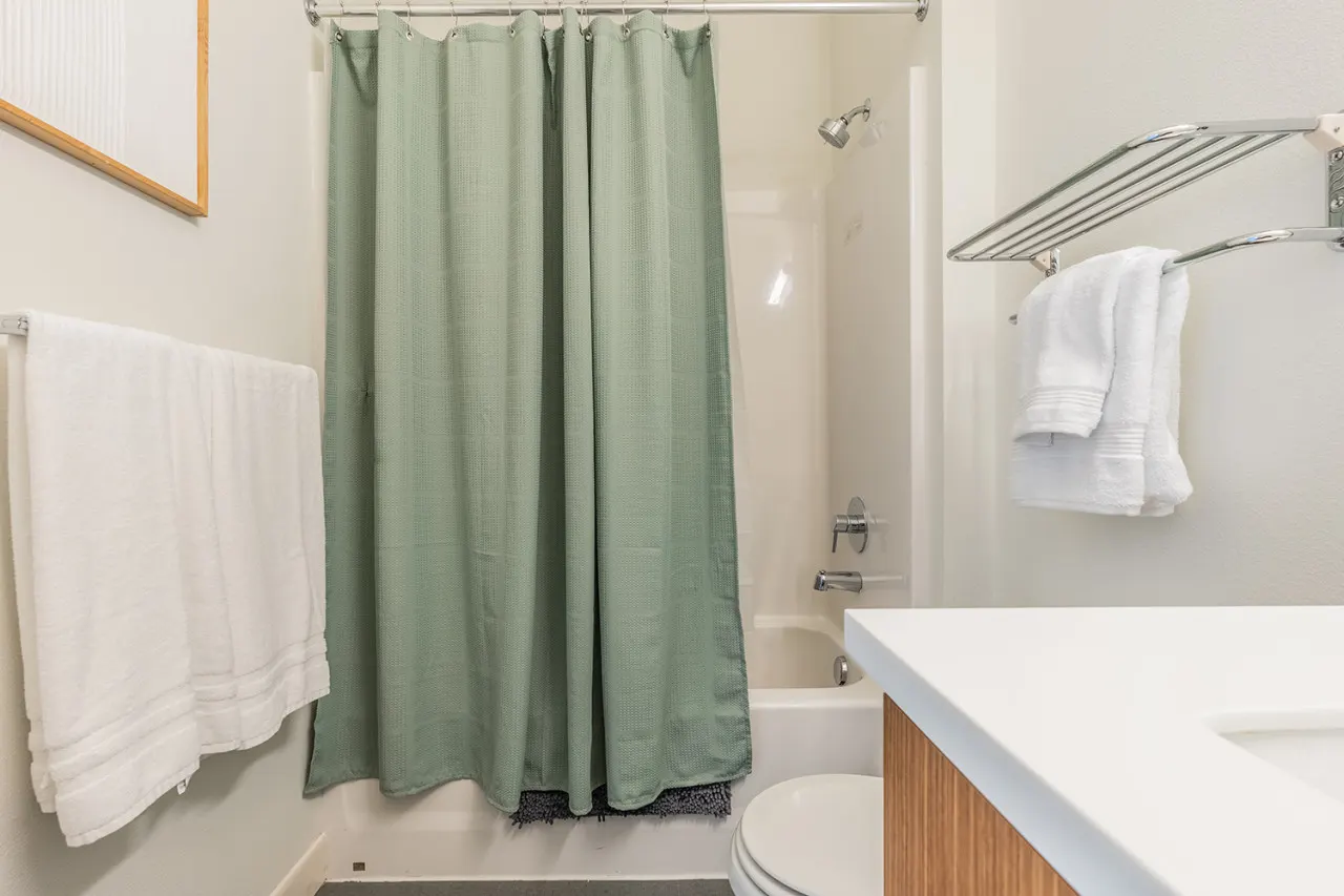 Apartment close to Downtown with Modern Furnishings 11