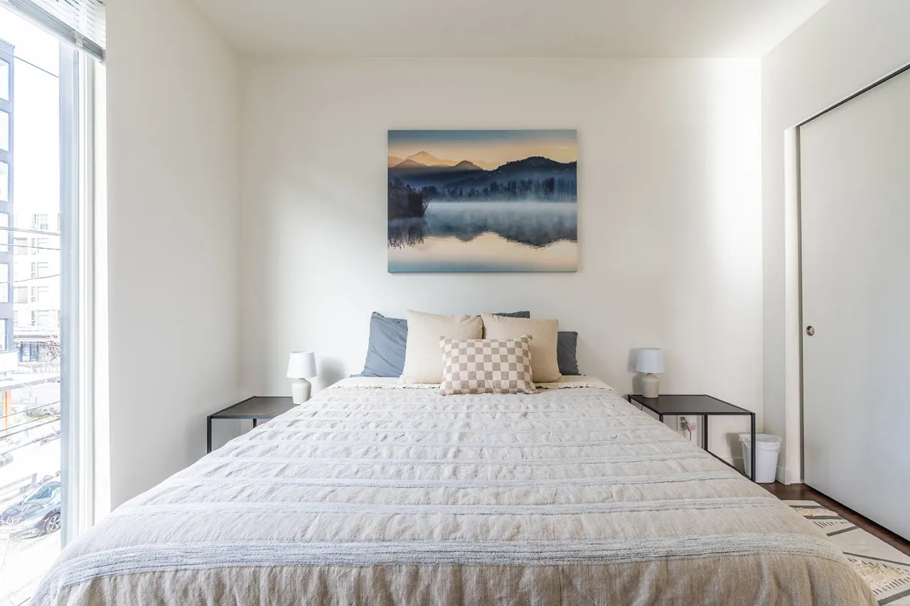 Apartment close to Downtown with Modern Furnishings 7