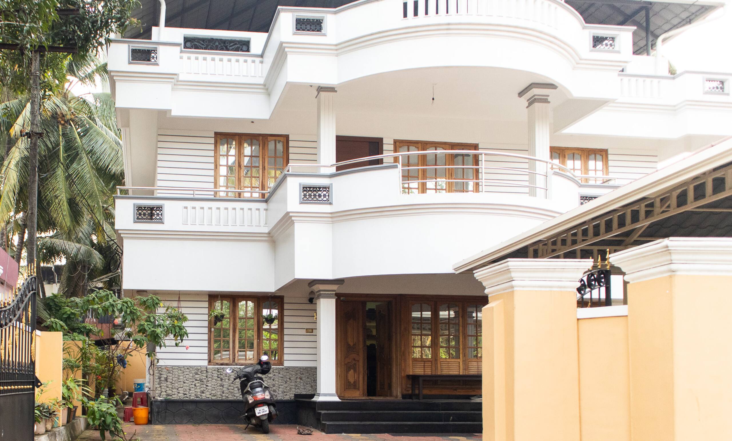 Jaalakam Retreat: AC 4 Bedroom Villa in Thrissur