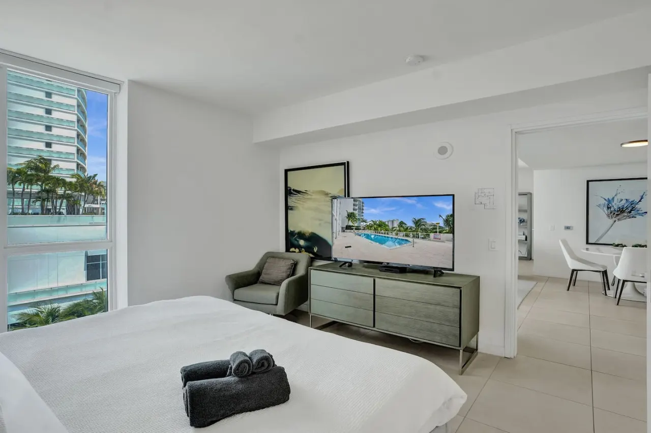 Exclusive Beachside Condo with 5-Star Amenities 18