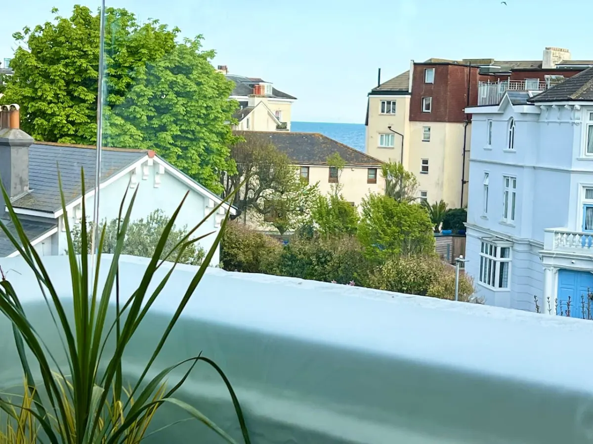 Beach at end of road, Roof Terrace, Private Parking