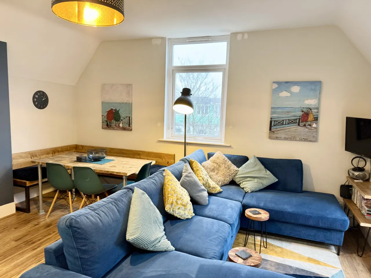 Beach at end of road, Roof Terrace, Private Parking 12