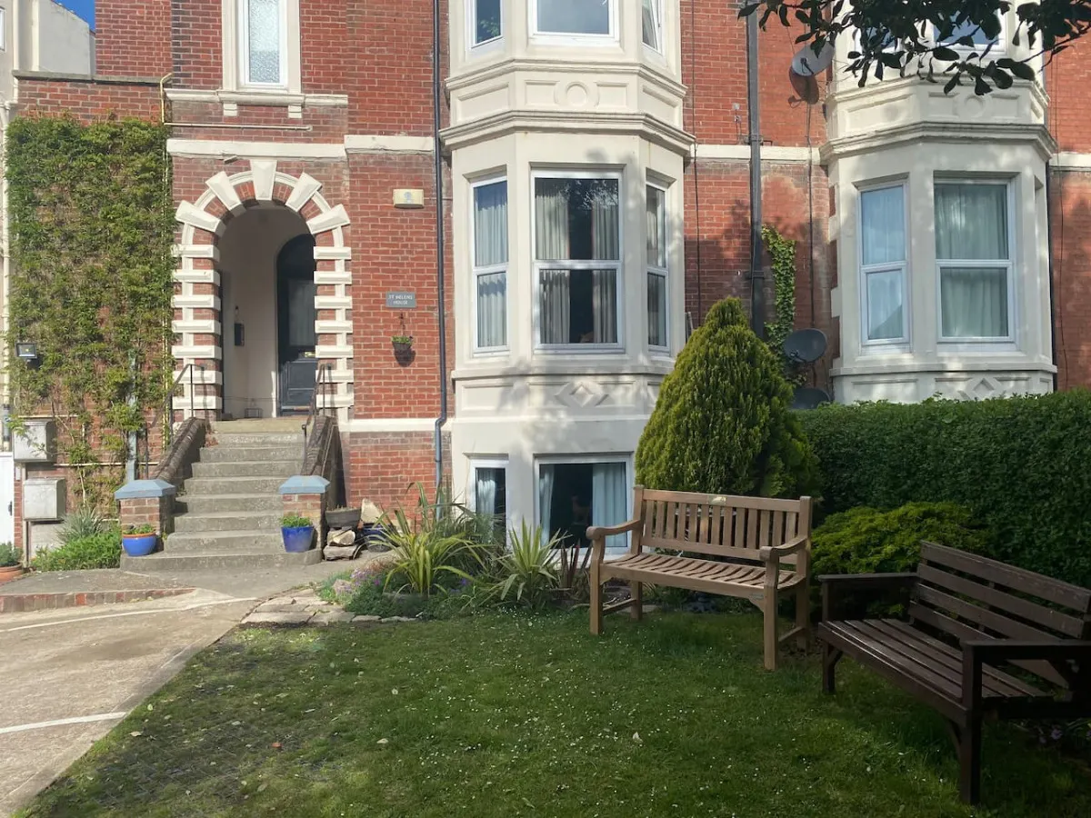 Beach at end of road, Roof Terrace, Private Parking 15
