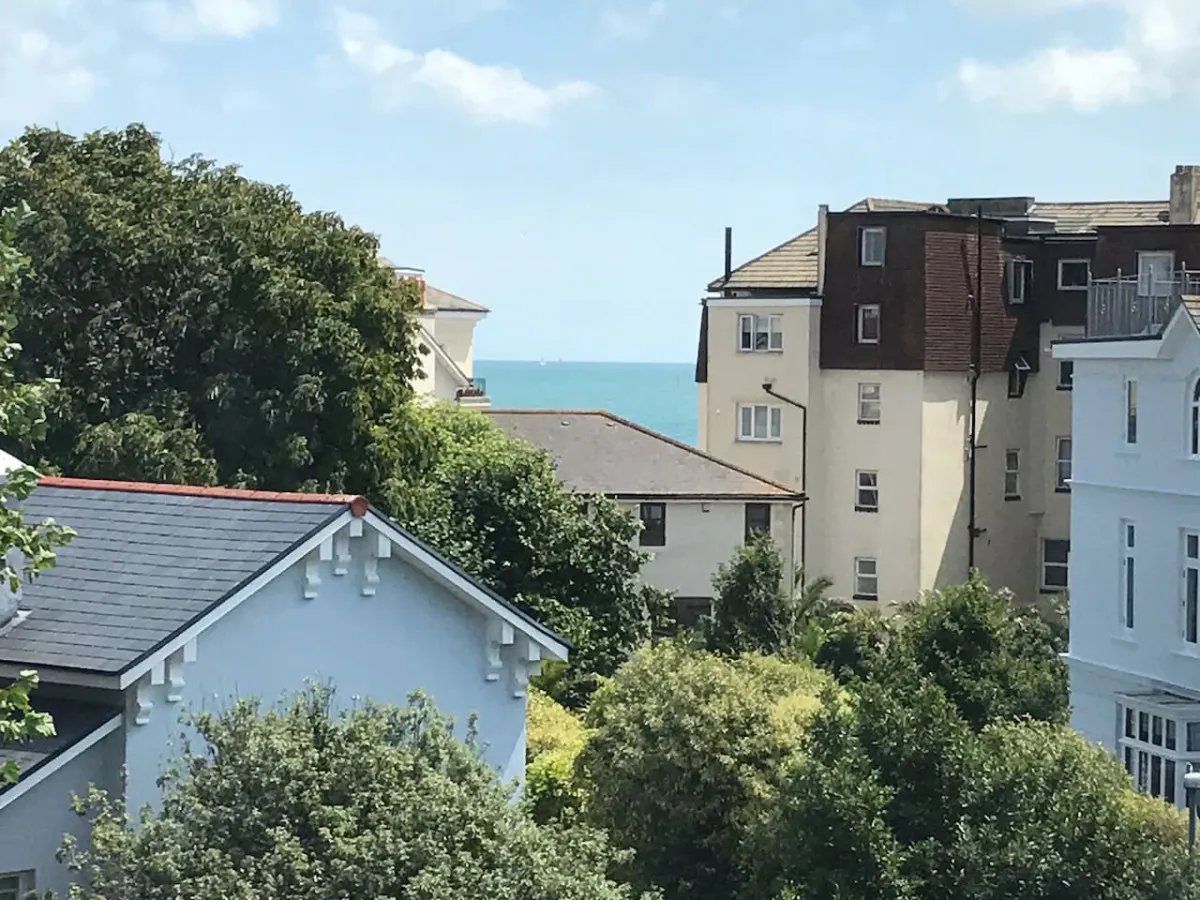 Beach at end of road, Roof Terrace, Private Parking 19