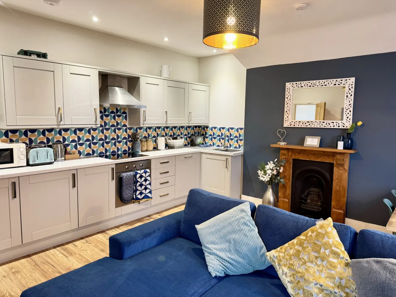 Beach at end of road, Roof Terrace, Private Parking 4