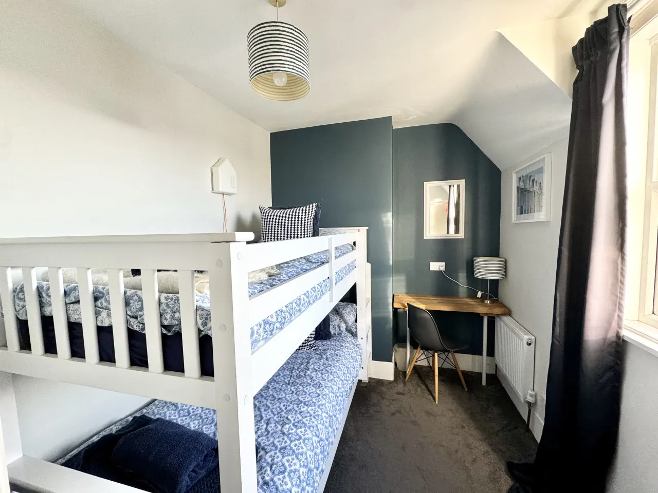 Beach at end of road, Roof Terrace, Private Parking 7