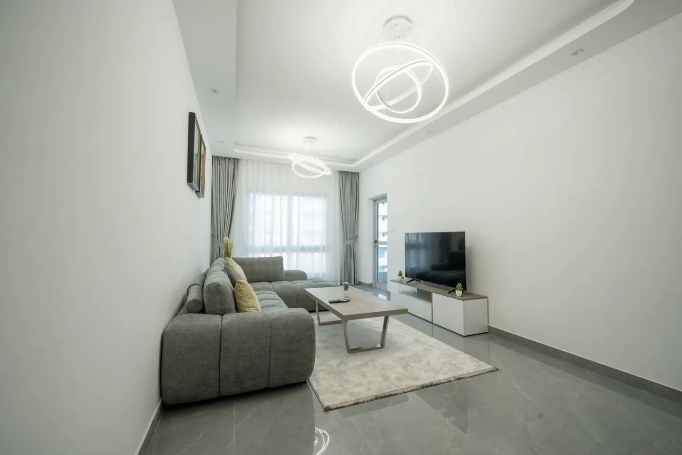 Dubai Marina - 1 BHK Unique Apartment 10