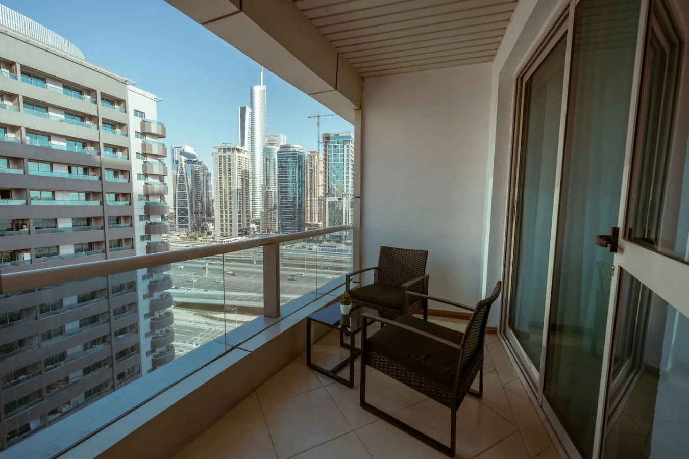 Dubai Marina - 1 BHK Unique Apartment 11