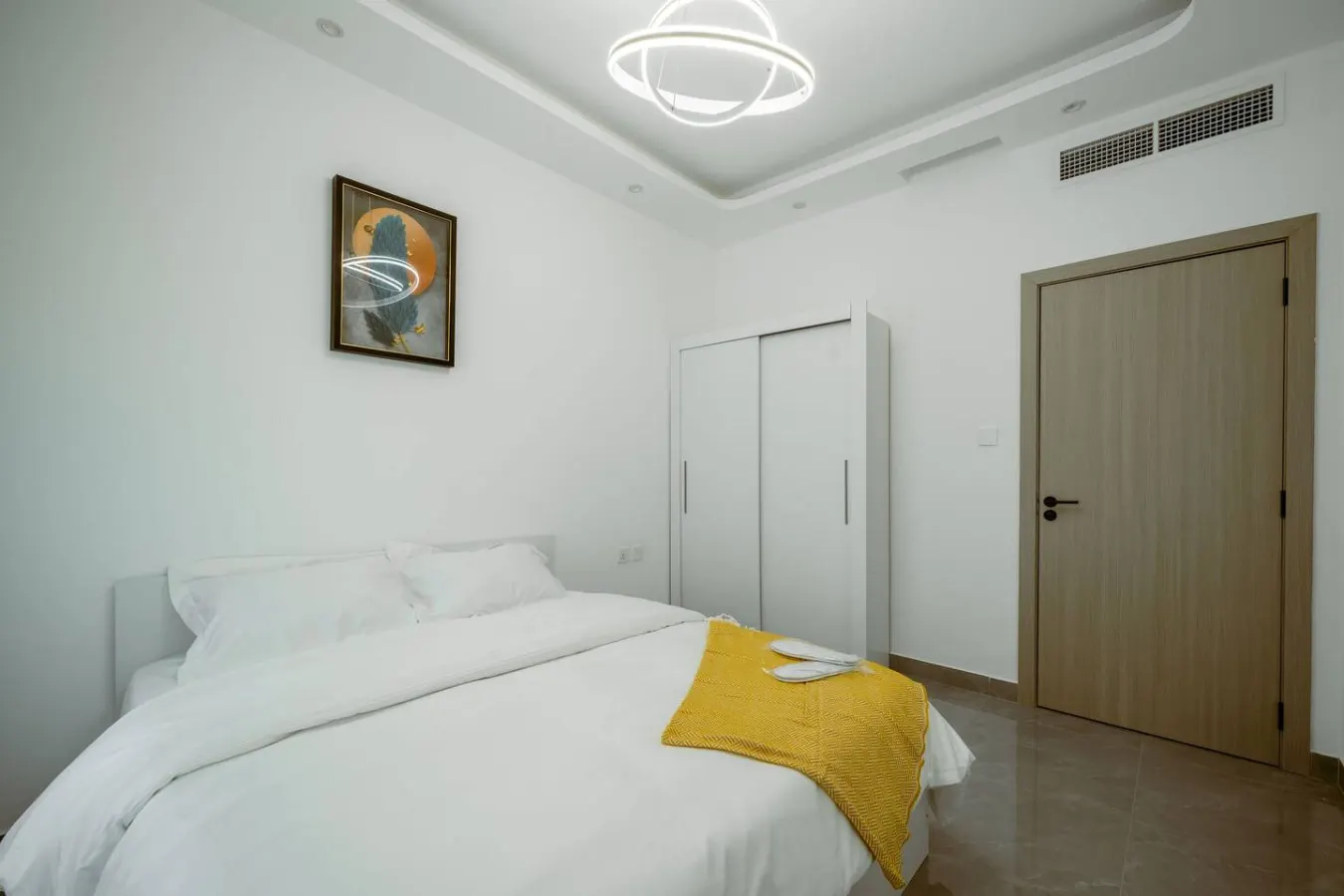 Dubai Marina - 1 BHK Unique Apartment 6