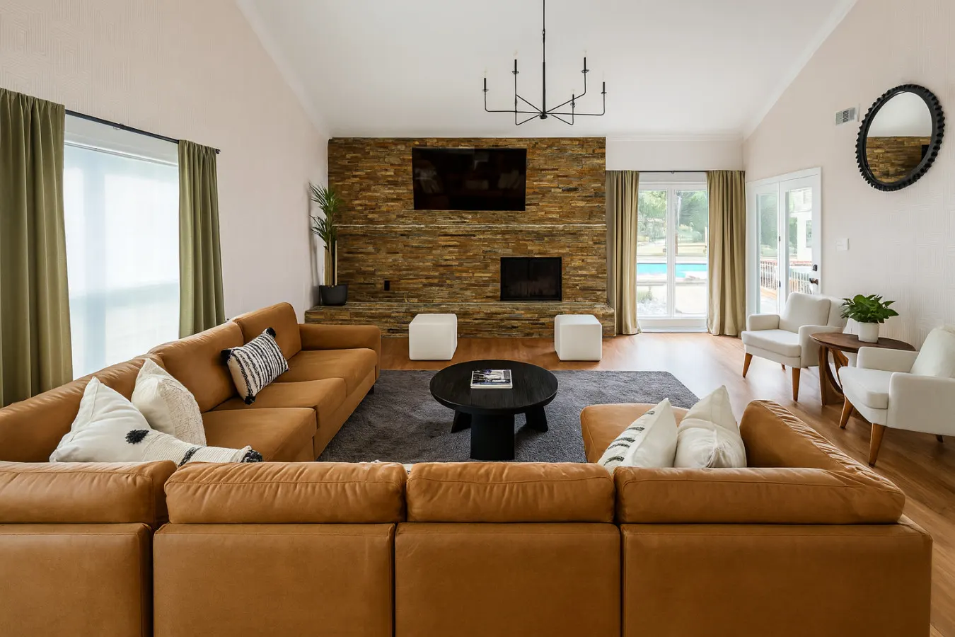 Castle Hills Escape 4BR w/ Pool & Game Room 10