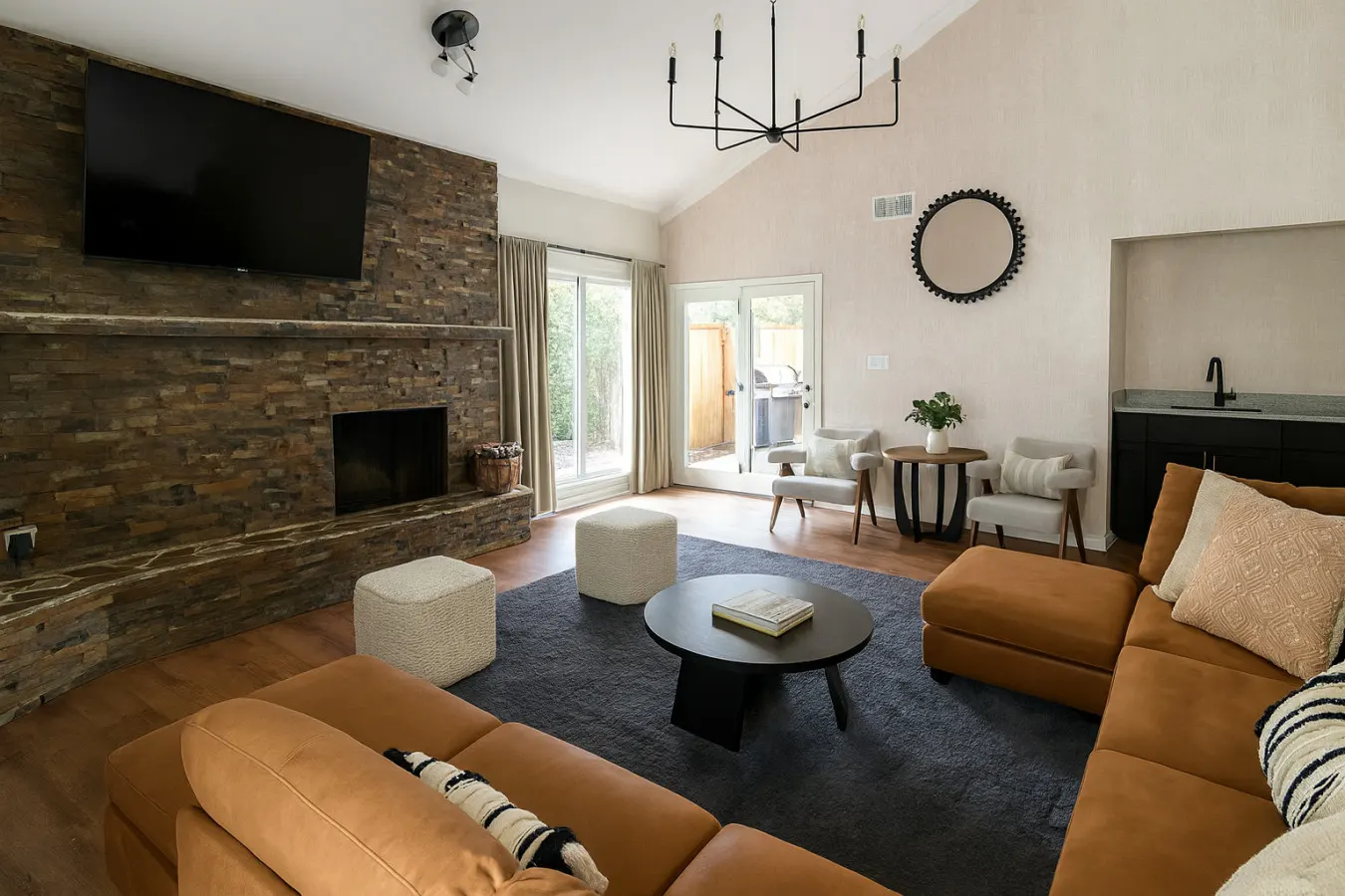Castle Hills Escape 4BR w/ Pool & Game Room 13