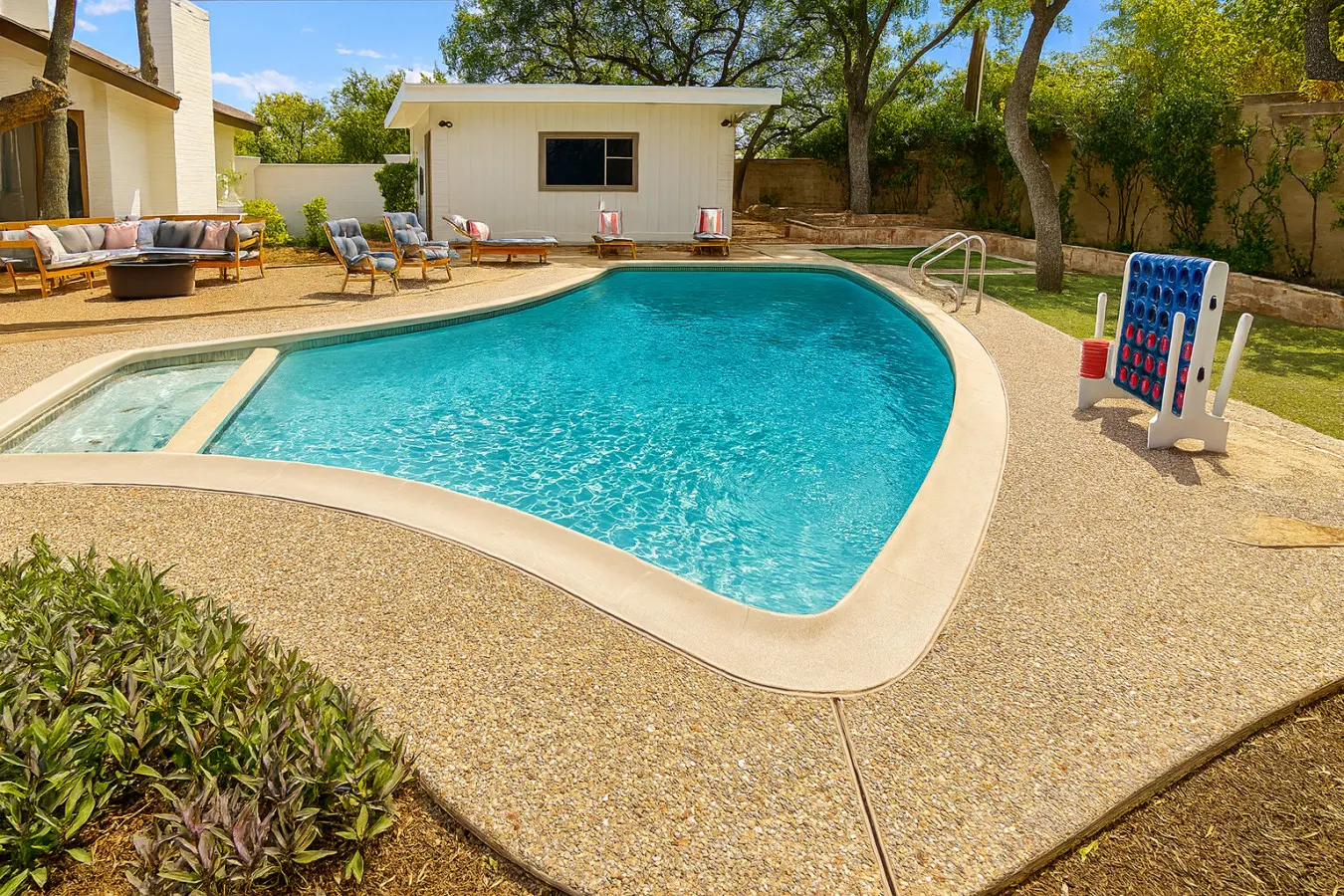 Castle Hills Escape 4BR w/ Pool & Game Room 17