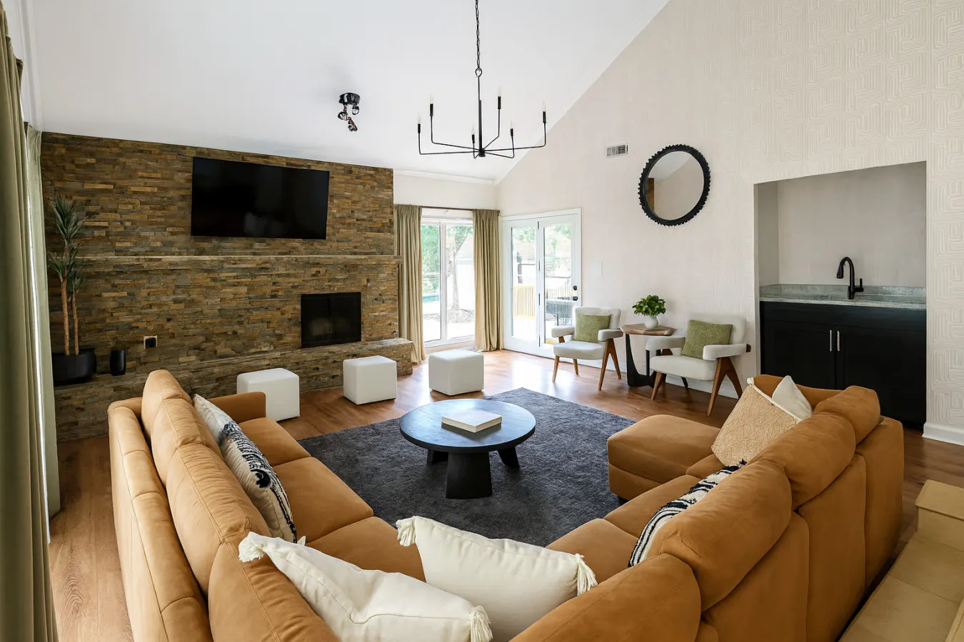 Castle Hills Escape 4BR w/ Pool & Game Room 8