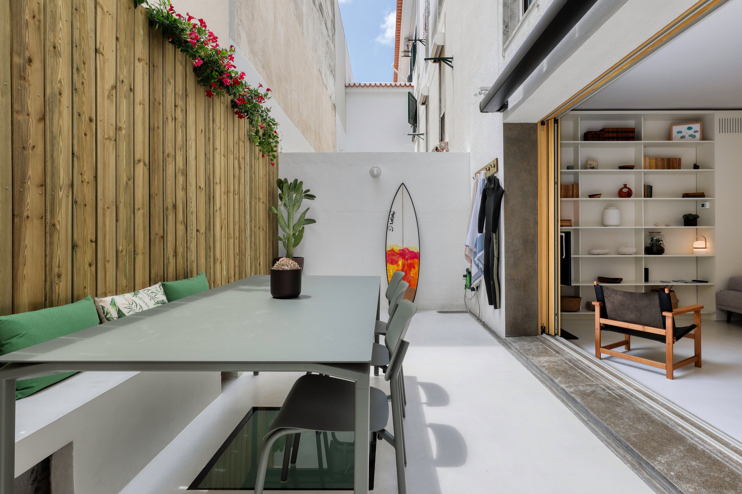 Beachside Cascais Historic Center Apt with Patio 20
