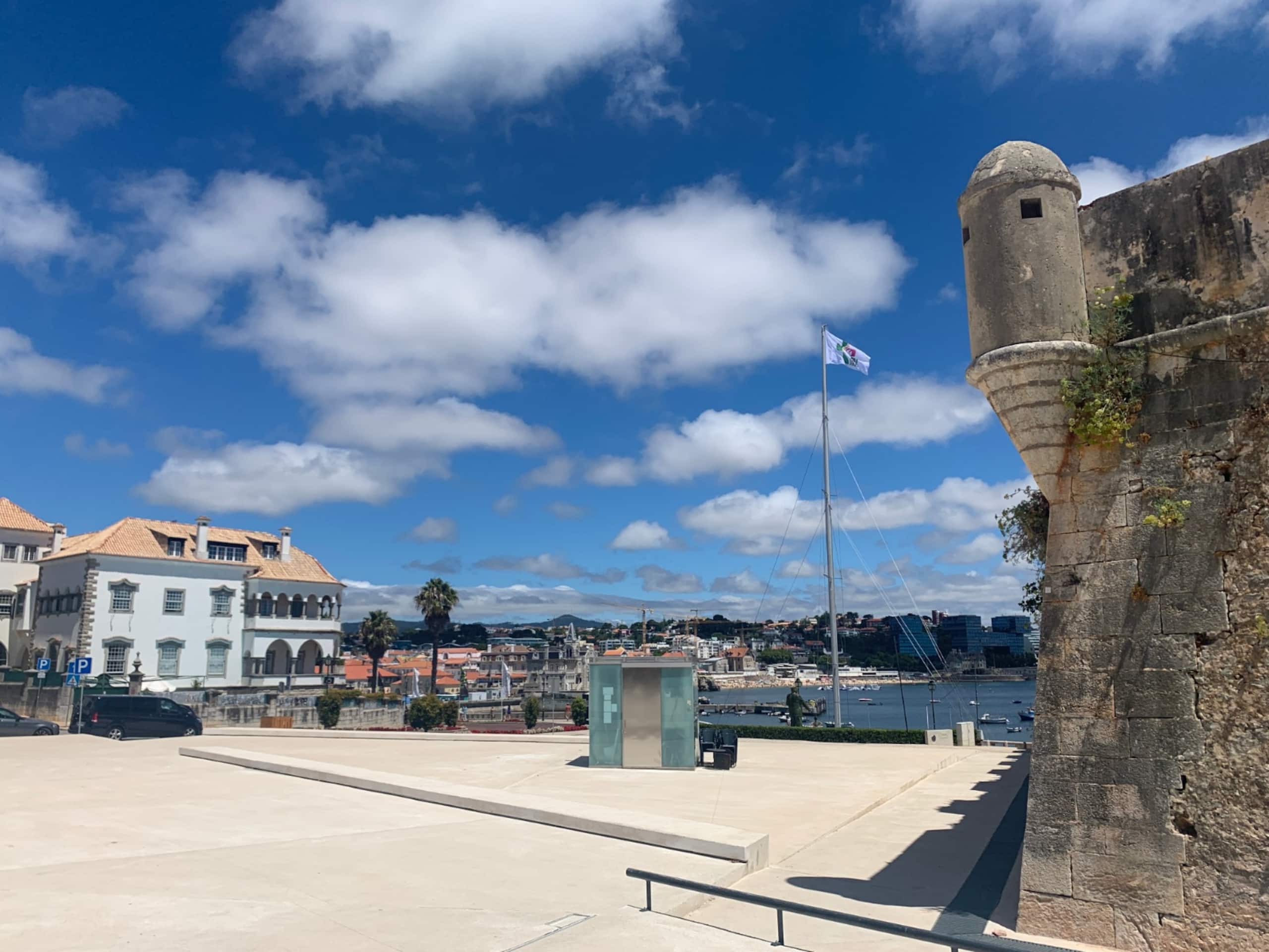 Beachside Cascais Historic Center Apt with Patio 29