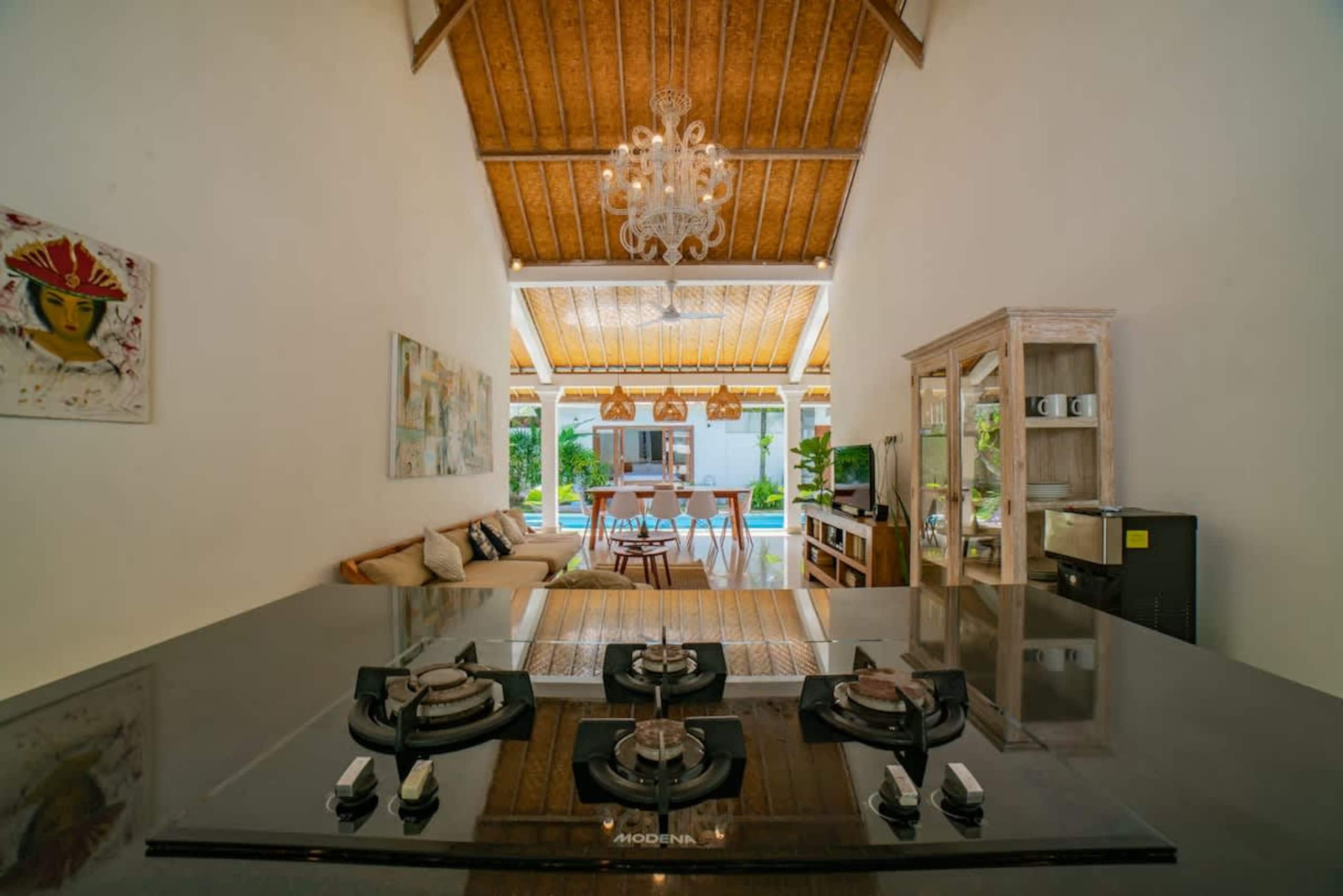 4BR villa w/ private pool & garden view 6
