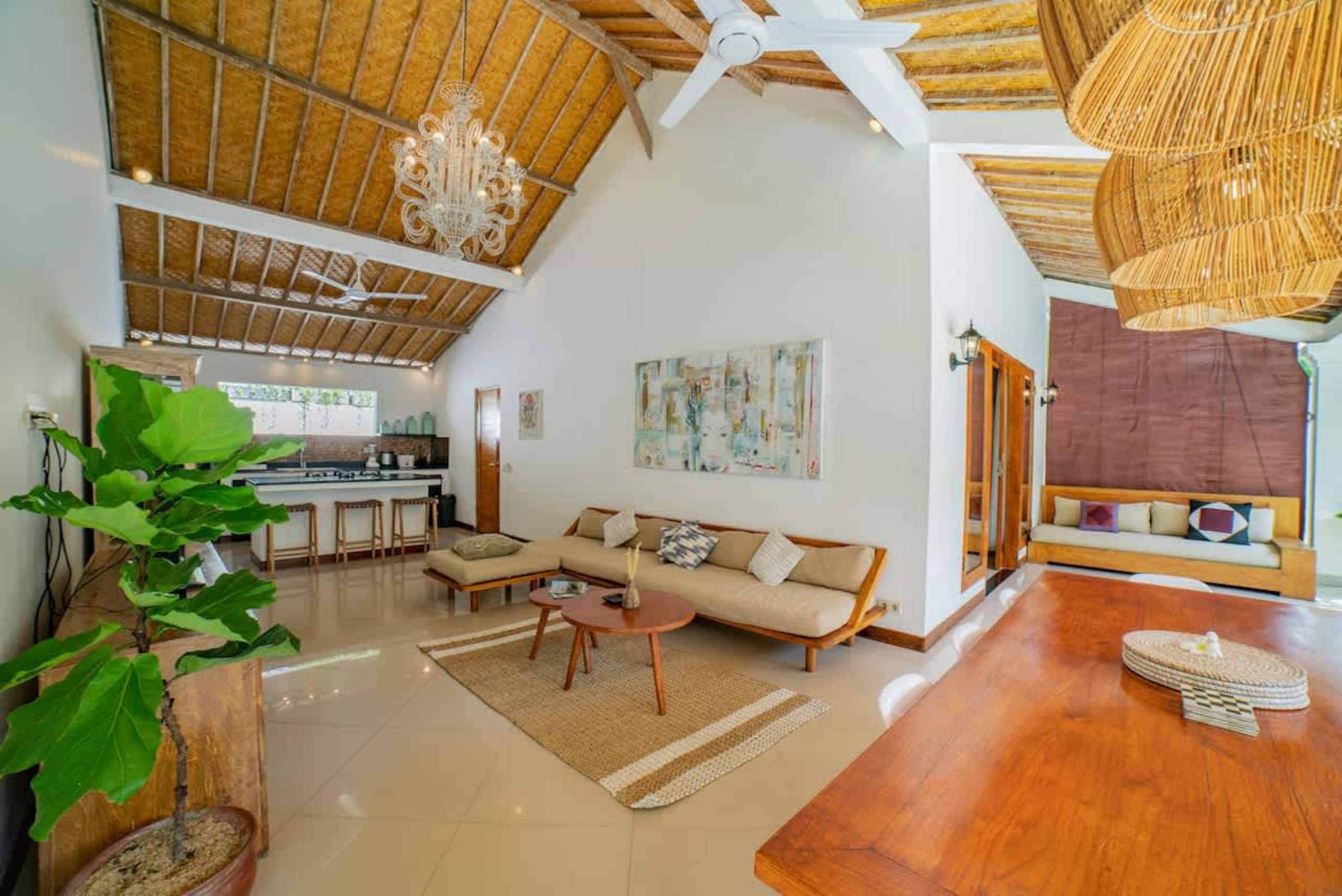 4BR villa w/ private pool & garden view 10