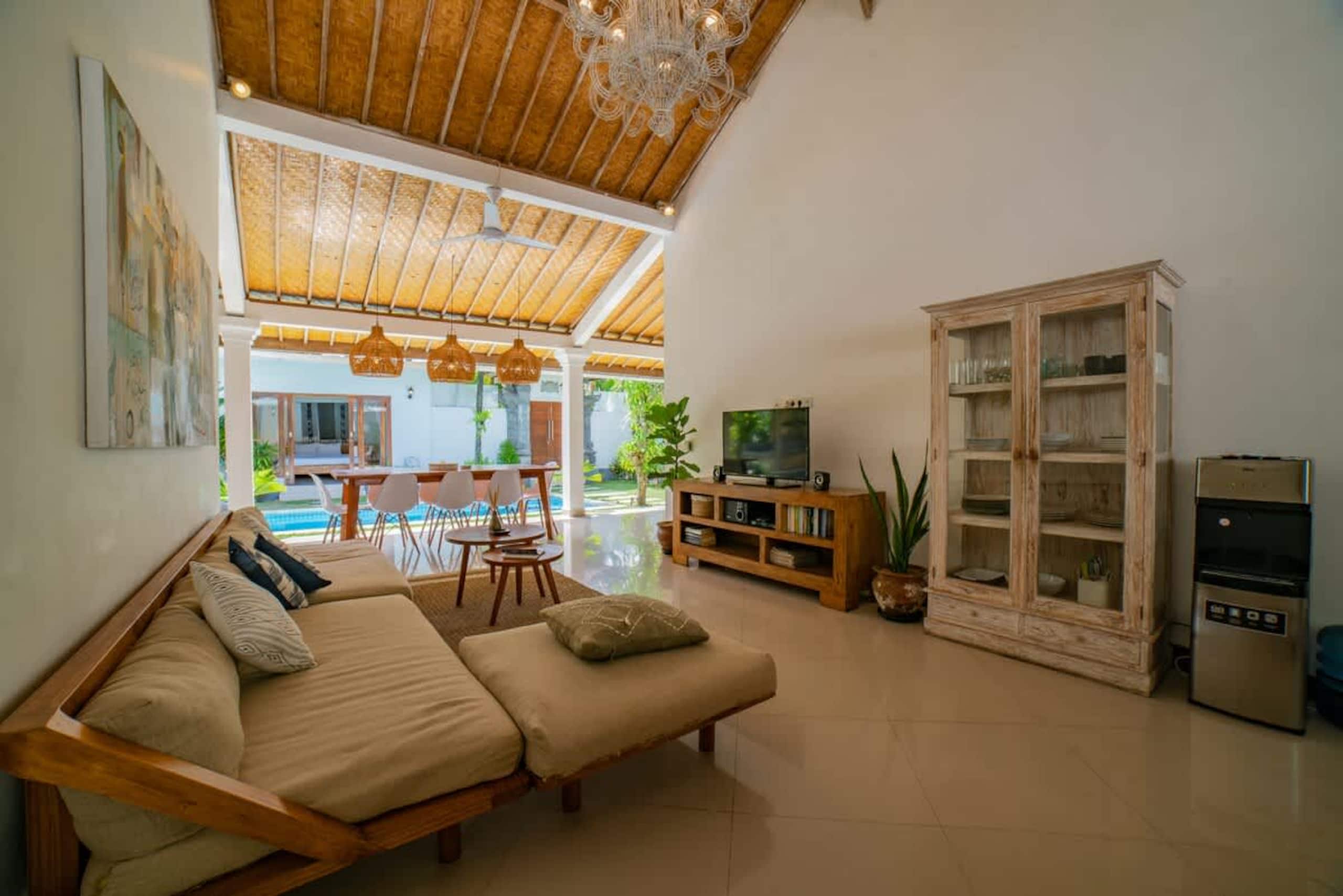 4BR villa w/ private pool & garden view 14